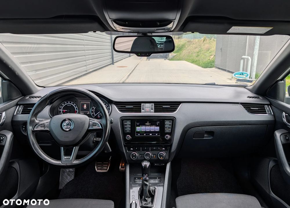 Skoda Octavia 2.0 TDI DSG RS - 5
