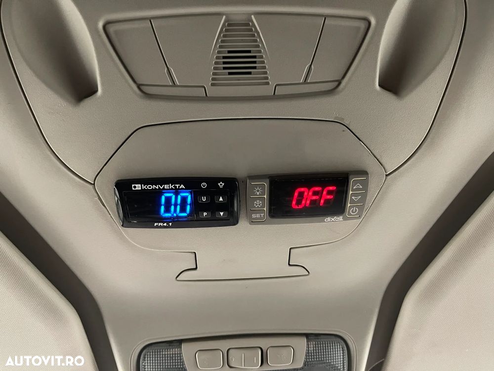 Ford Transit Connect - 17