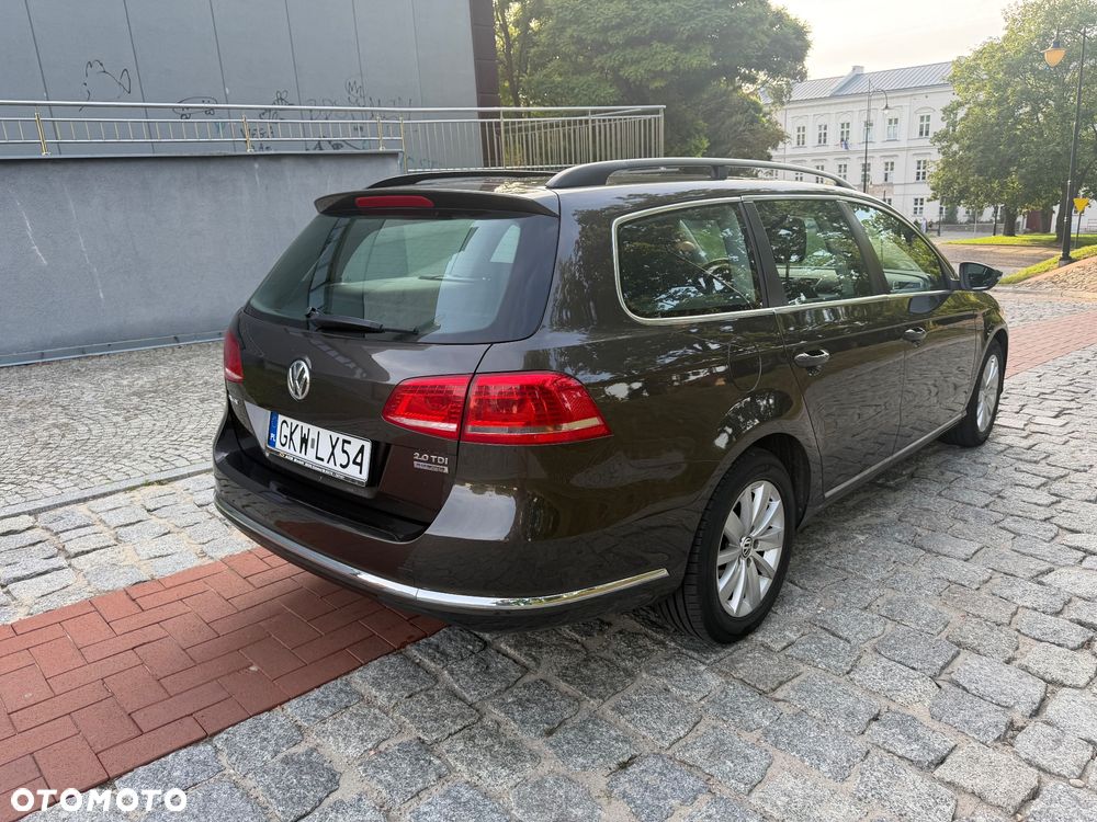 Volkswagen Passat 2.0 TDI BlueMotion Technology Exclusive - 4