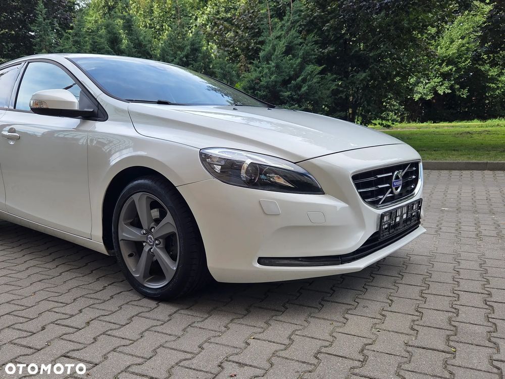 Volvo V40 T2 Momentum - 17