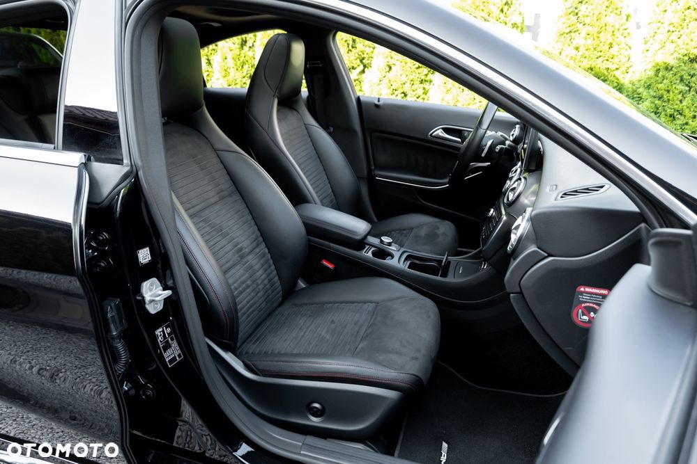 Mercedes-Benz CLA 250 7G-DCT AMG Line - 27