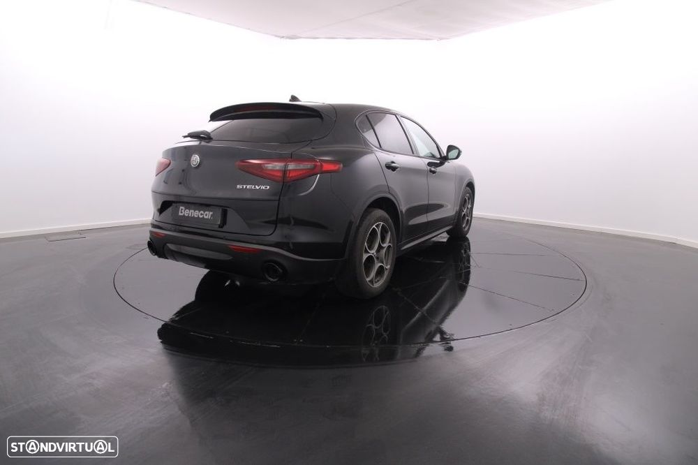 Alfa Romeo Stelvio 2.2 D Sprint AT8 - 7