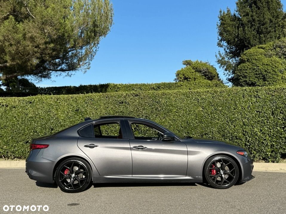 Alfa Romeo Giulia 2.0 Turbo 16V AT8 Veloce Ti - 8