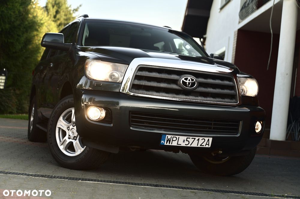 Toyota Sequoia