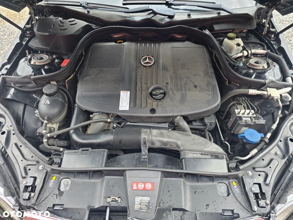 Mercedes-Benz Klasa E 220 CDI DPF BlueEFFICIENCY 7G-TRONIC Avantgarde - 17