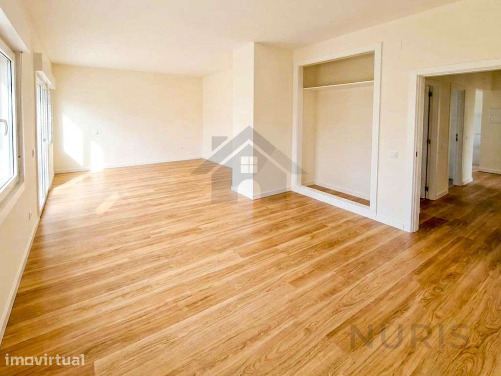 Apartamento T2 para Arrendamento Anual na Praia da Rocha - Portimão - Grande imagem: 4/9