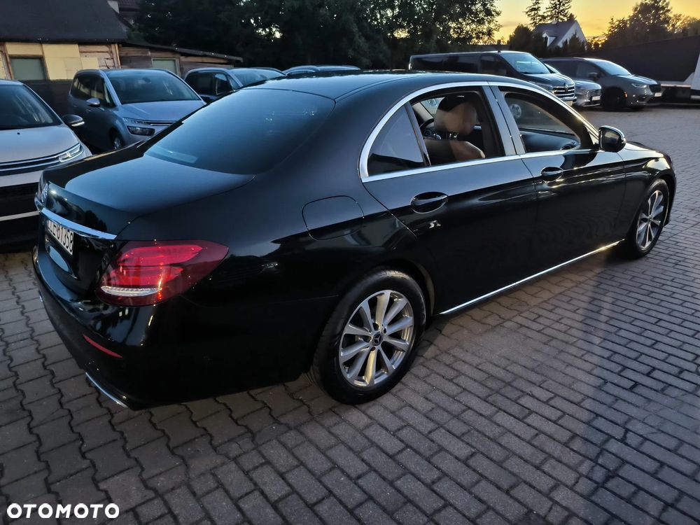 Mercedes-Benz Klasa E 200 d 9G-TRONIC - 38