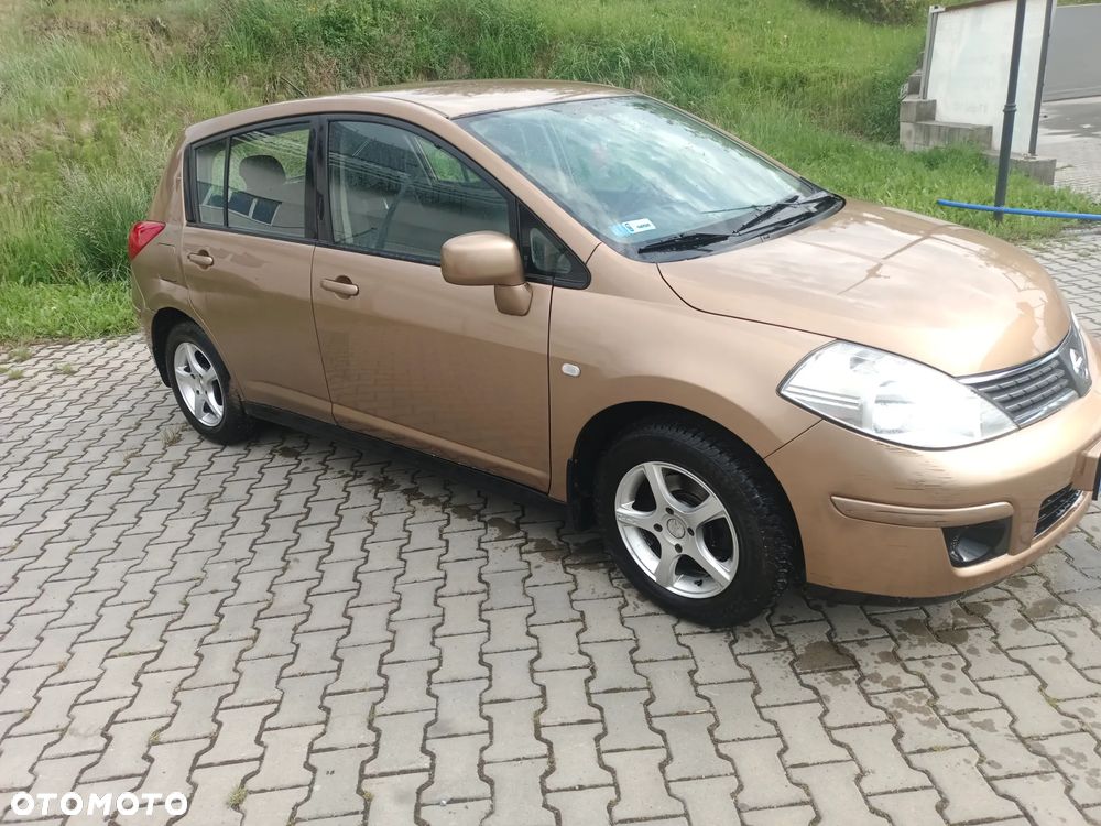 Nissan Tiida 1.6 Tekna - 28
