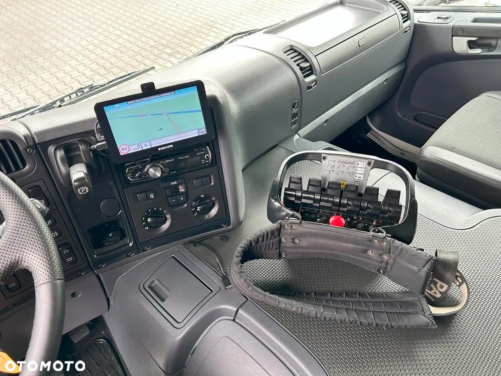 Scania / P 420 / 8 X 4 / TRIDEM / SKRZYNIOWY + HDS / PALFINGER PK 26002 / WYS. 12 M / DŁ. 8 M - 15