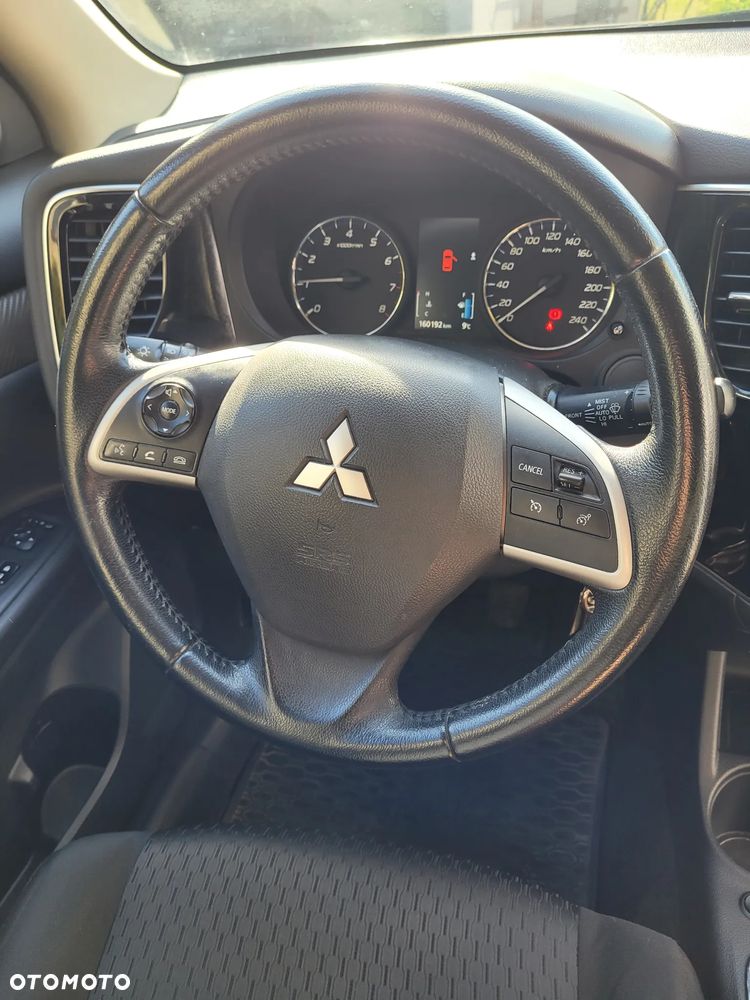 Mitsubishi Outlander 2.0 Intense 2WD - 9