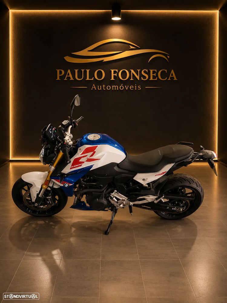 BMW F 900 R Tricolor - 1