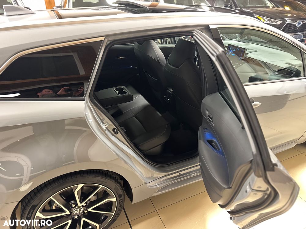 Toyota Corolla 2.0 HSD Exclusive Plus GR Sport Bi-Tone - 12