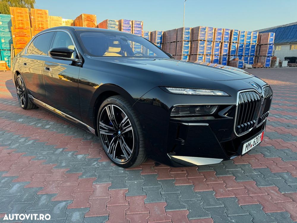 BMW M7 M760e xDrive AT PHEV - 3