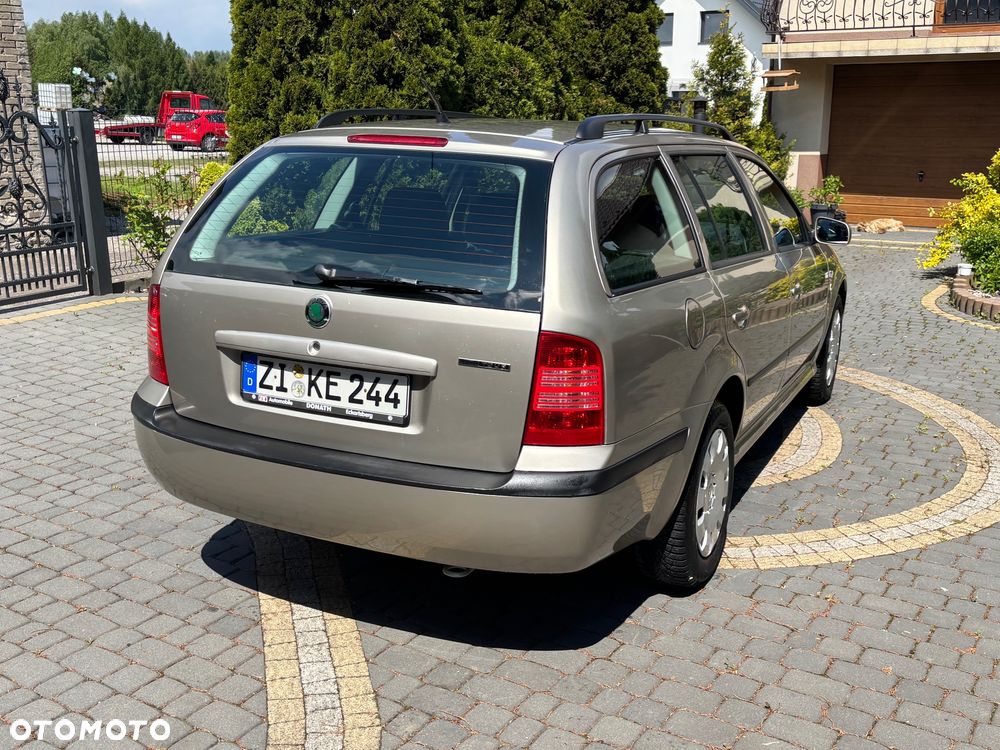 Skoda Octavia 1.6 Combi Classic - 4