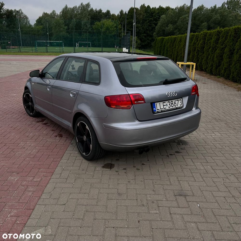 Audi A3 Sportback - 2