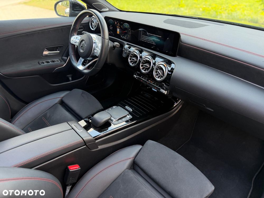 Mercedes-Benz CLA 250 4Matic 8G-DCT AMG Line Advanced Plus - 31