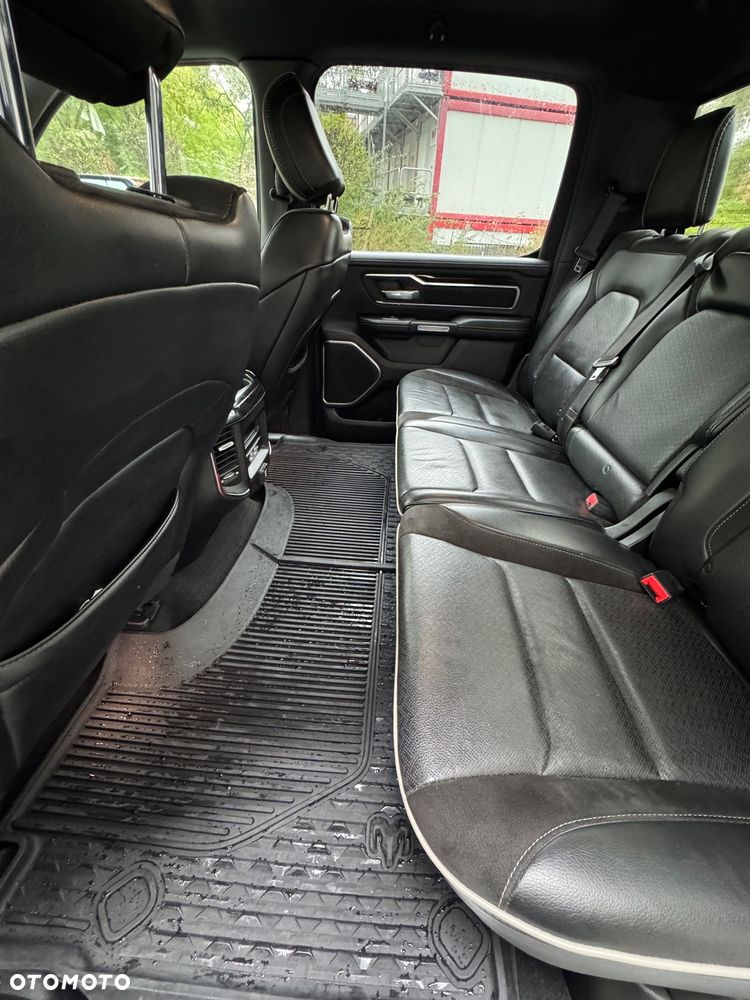 RAM 1500 Crew Cab Shortbed Laramie - 22