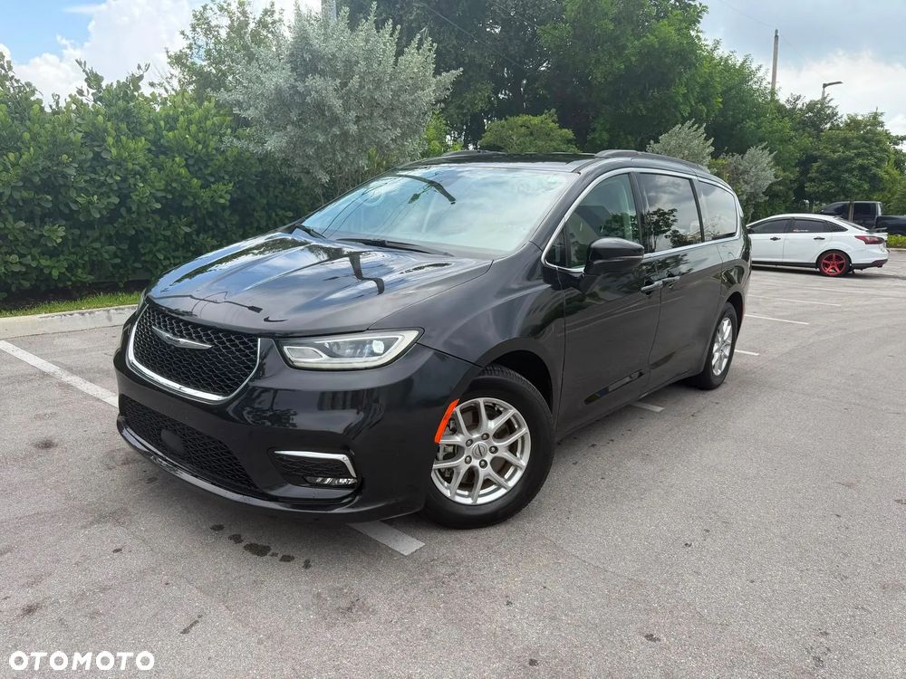 Chrysler Pacifica - 1
