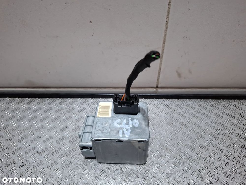 Bokada kierownicy Renault Clio IV Cptur nr 487000409R