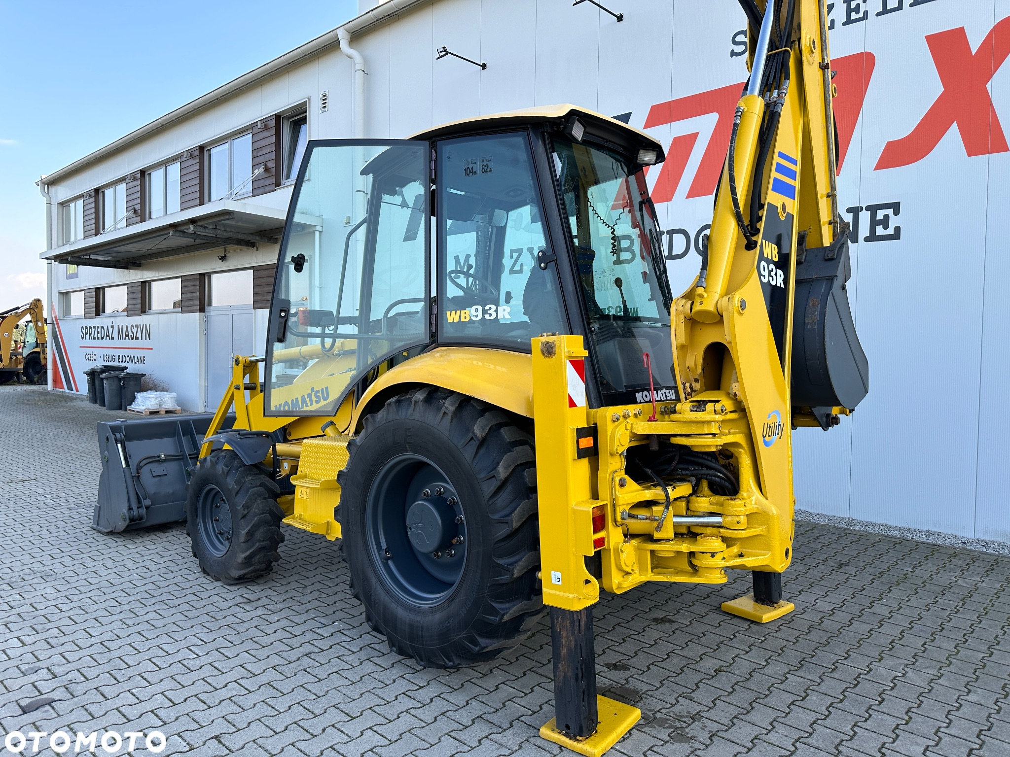 Komatsu WB93R - 13