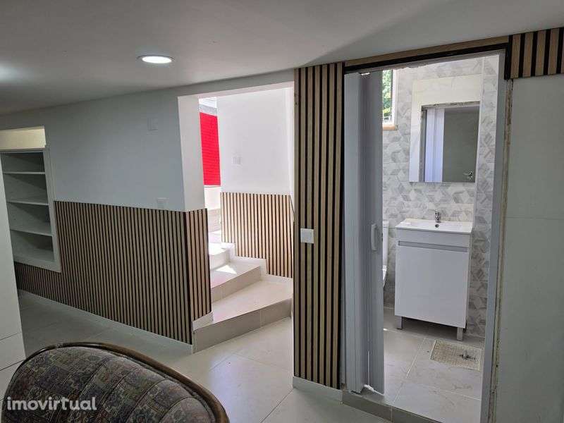 T0 arrenda-se ,800€ - Grande imagem: 2/7
