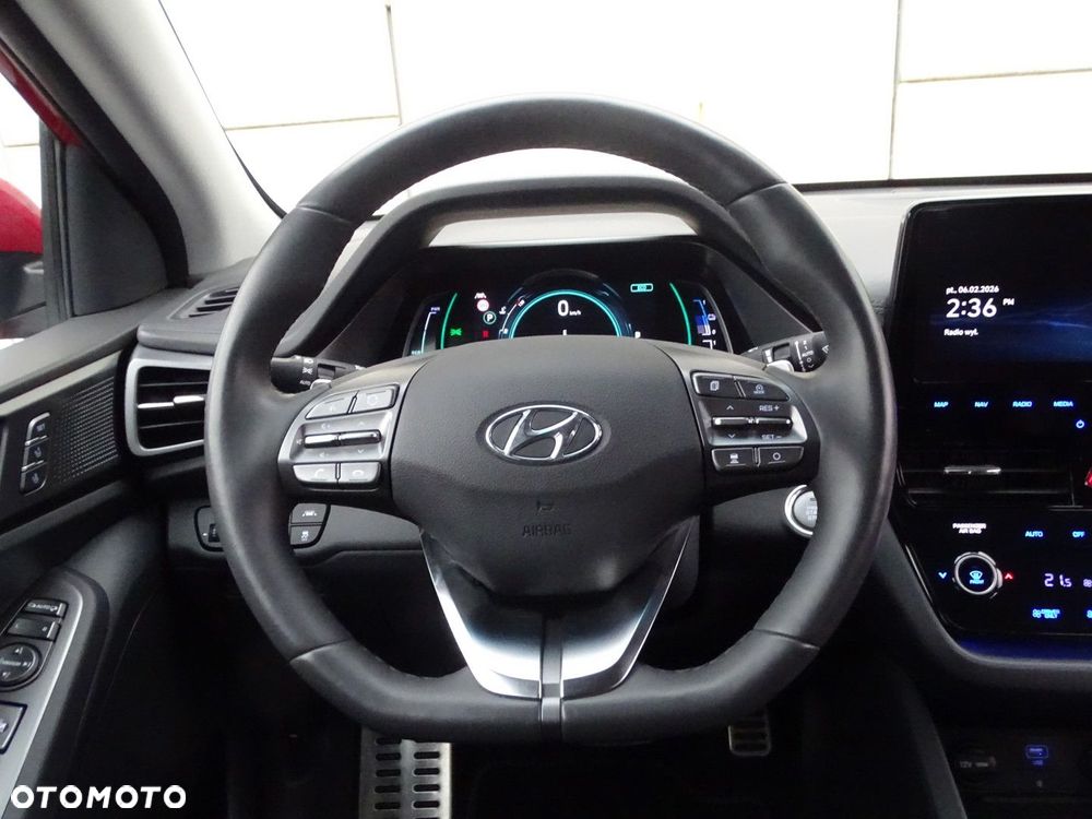 Hyundai IONIQ - 17
