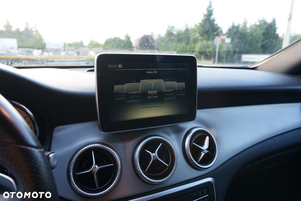 Mercedes-Benz CLA 180 7G-DCT AMG Line - 19