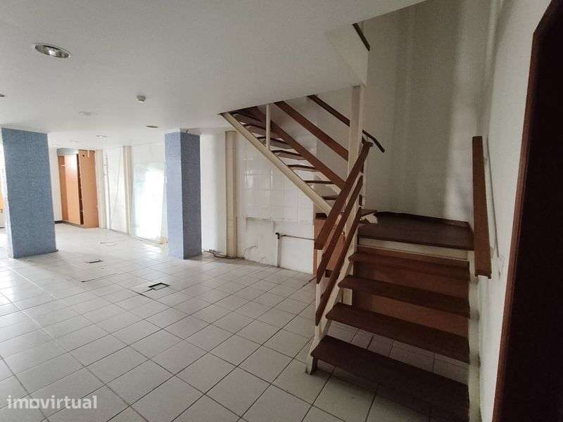 Vende-se ou arrenda-se espaço comercial 200m2 - Grande imagem: 3/8