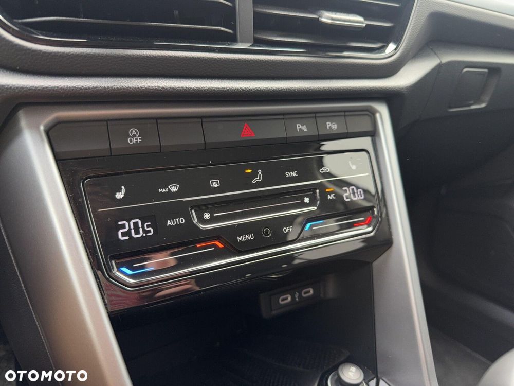 Volkswagen T-Roc - 23