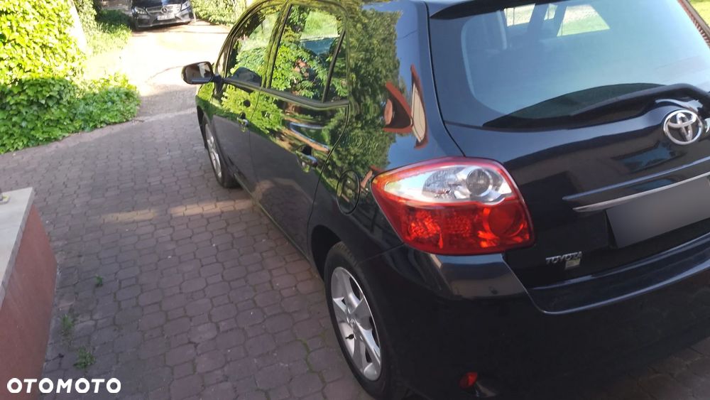 Toyota Auris 1.6 Premium + - 3