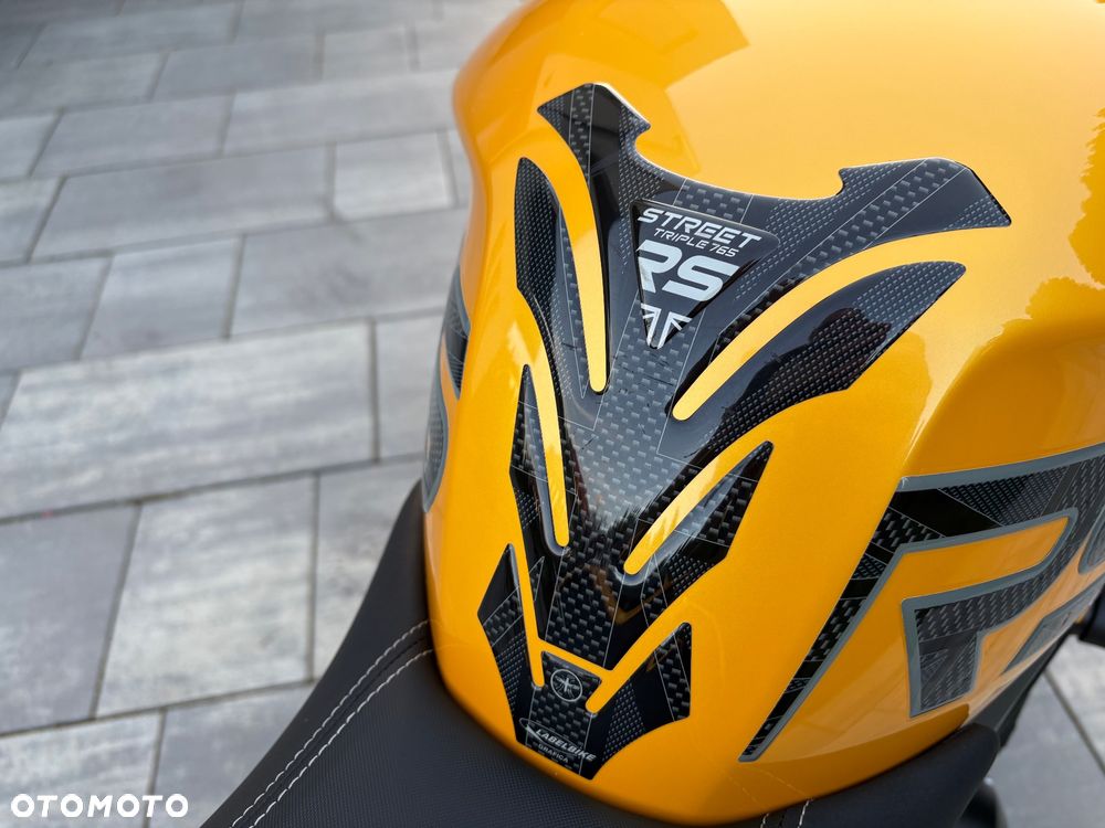 Triumph Street Triple - 18