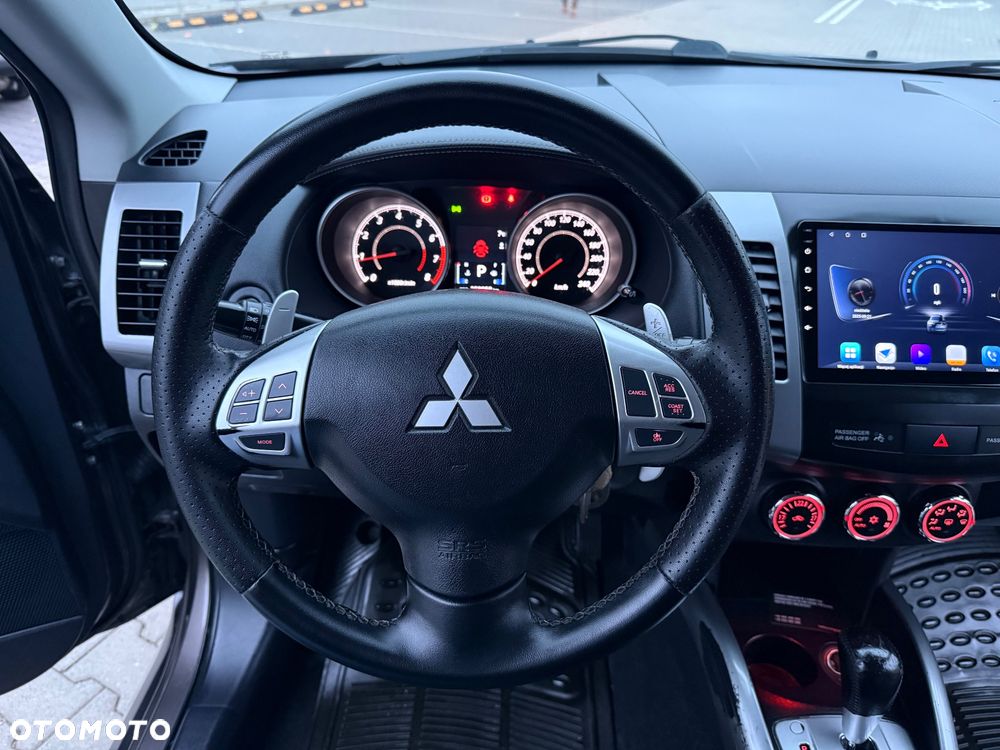 Mitsubishi Outlander - 24