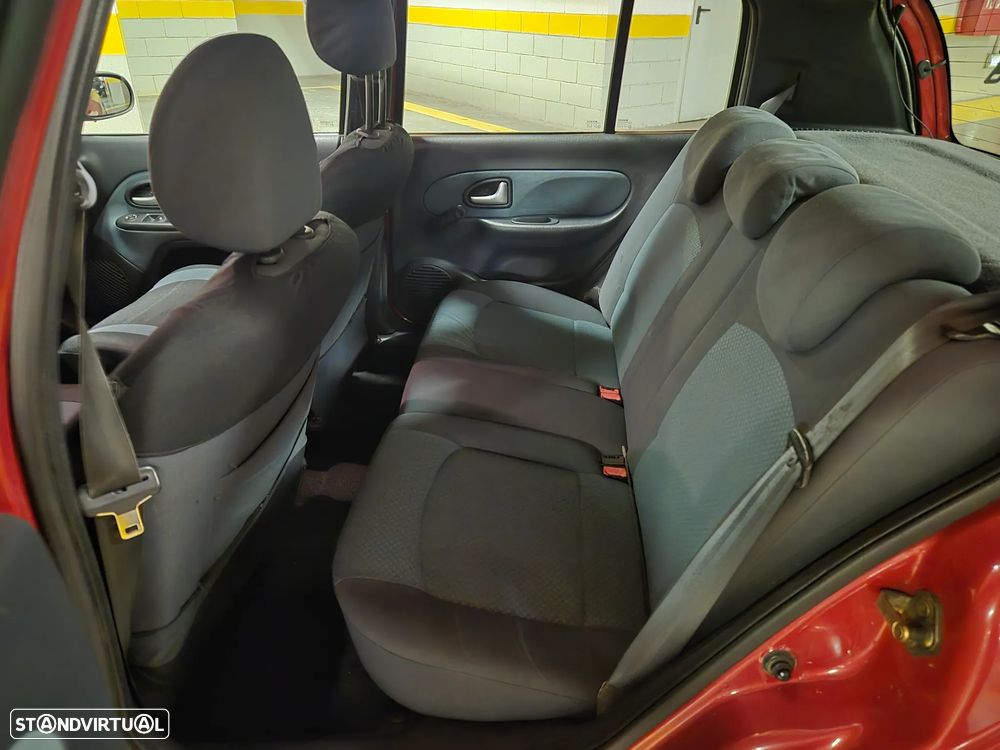 Renault Clio 1.2 16V SE Extreme - 22