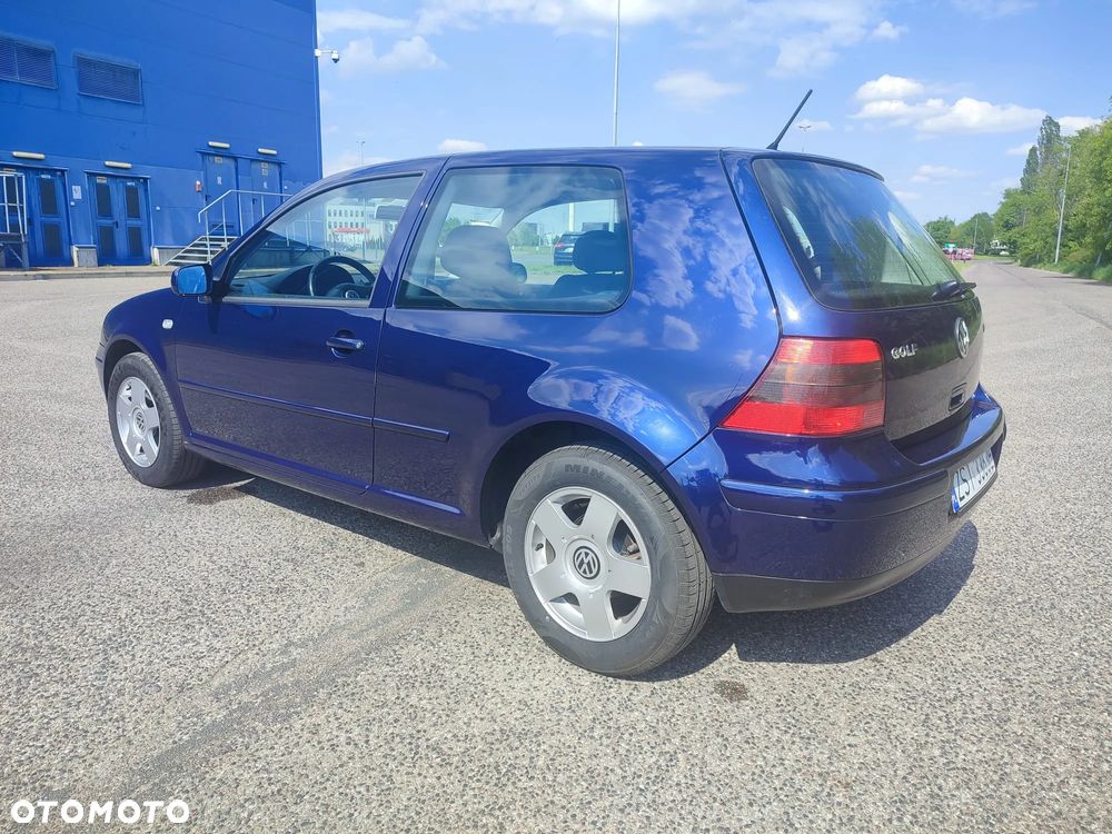 Volkswagen Golf - 2