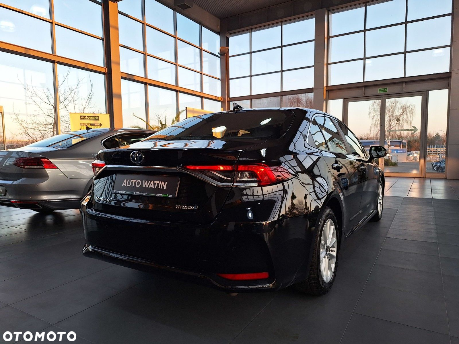 Toyota Corolla 1.8 Hybrid Comfort - 4