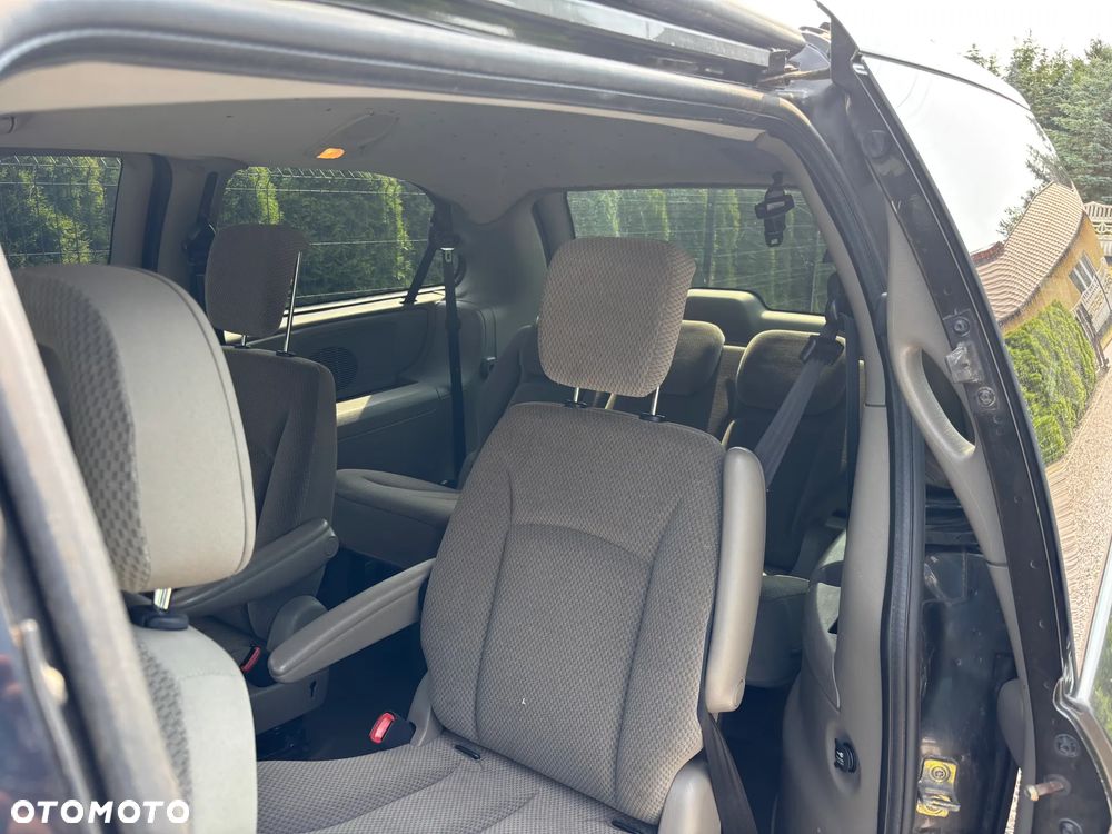 Chrysler Grand Voyager 2.8 CRD LX - 12