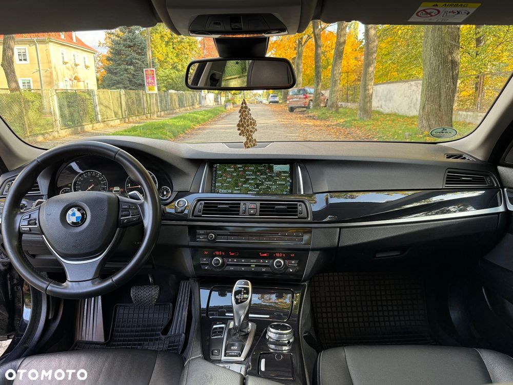 BMW Seria 5 525d Sport-Aut Modern Line - 10