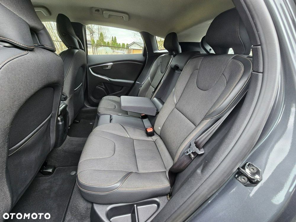 Volvo V40 Cross Country - 15