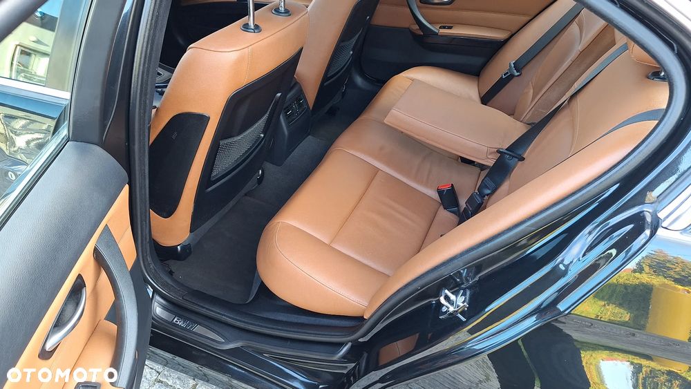 BMW Seria 3 325i Edition Sport - 14