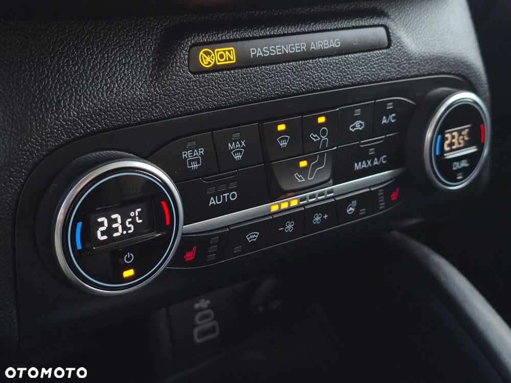 Ford Kuga - 31