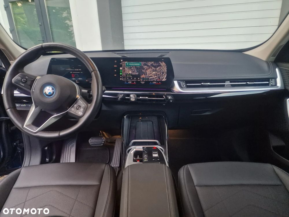 BMW iX1 xDrive30 66.5kWh xLine - 11