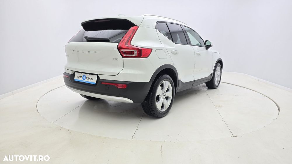 Volvo XC 40 T3 AT8 Momentum Pro - 7