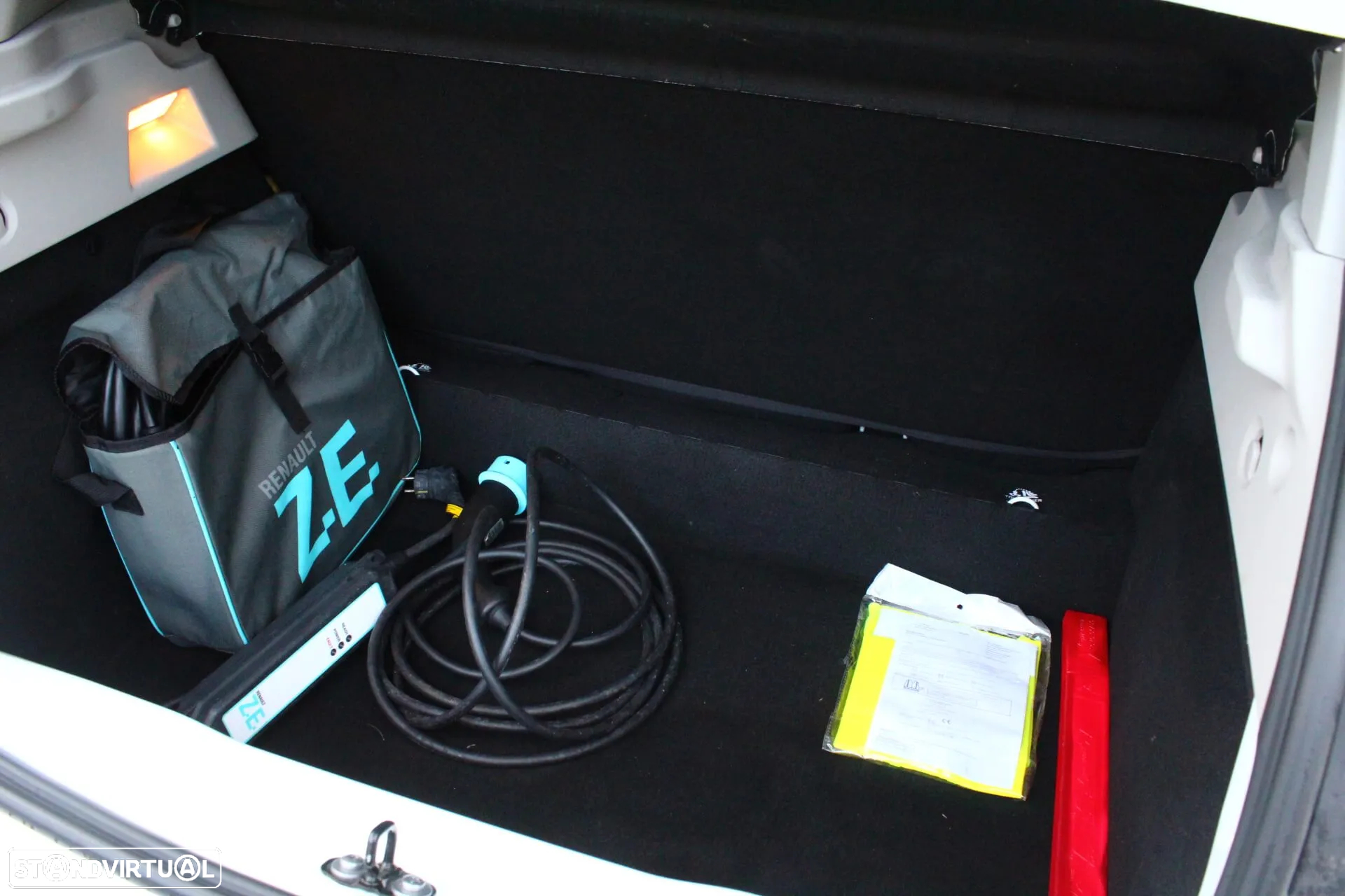 Renault Zoe (c/ Bateria) Limited 40 - 16