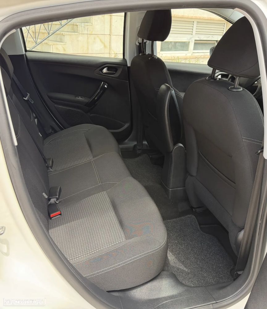 Peugeot 208 1.6 BlueHDi Allure - 15