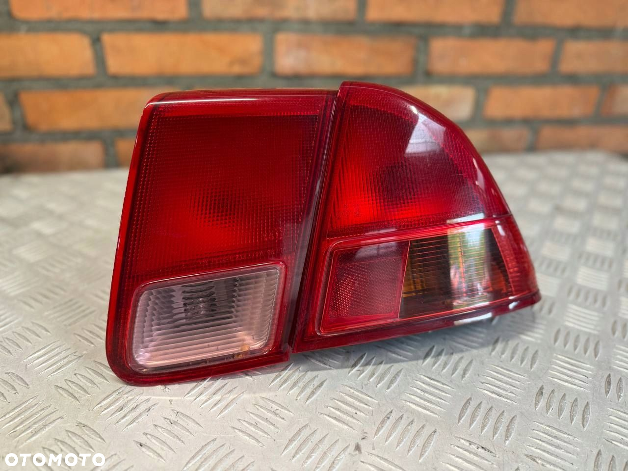LAMPA PRAWA TYLNA HONDA CIVIC VII SEDAN KOMPLET - 4