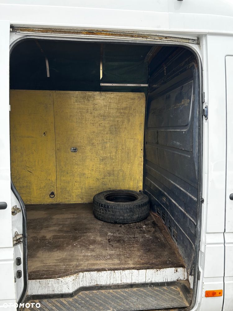 Mercedes-Benz Sprinter - 8