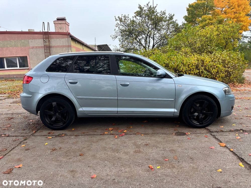 Audi A3 Sportback 1.6 FSI Attraction - 8