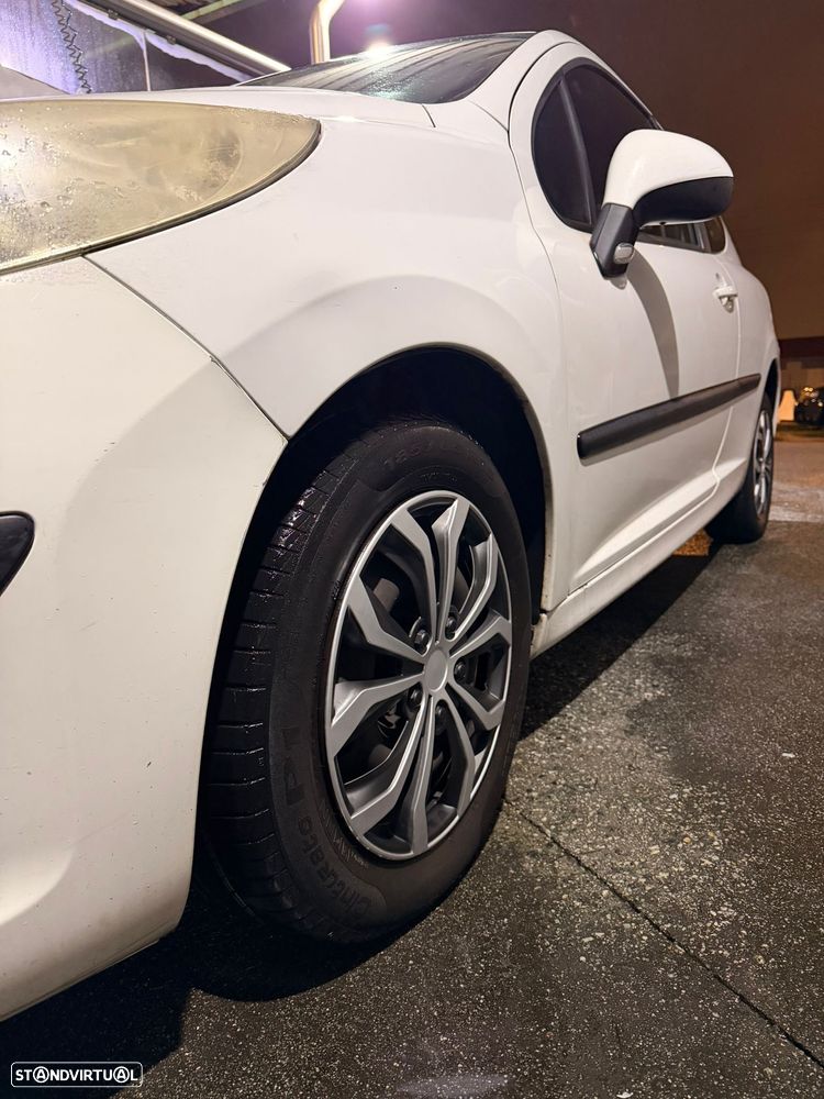 Peugeot 207 - 6