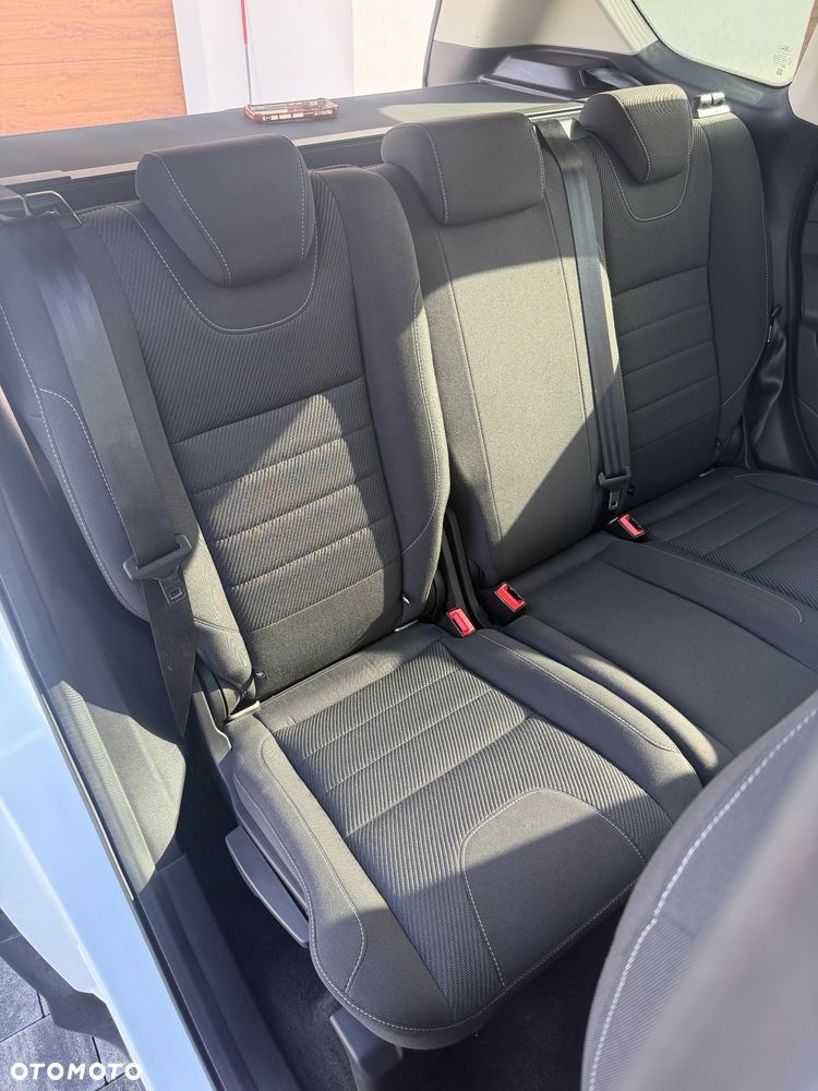 Ford Kuga - 27