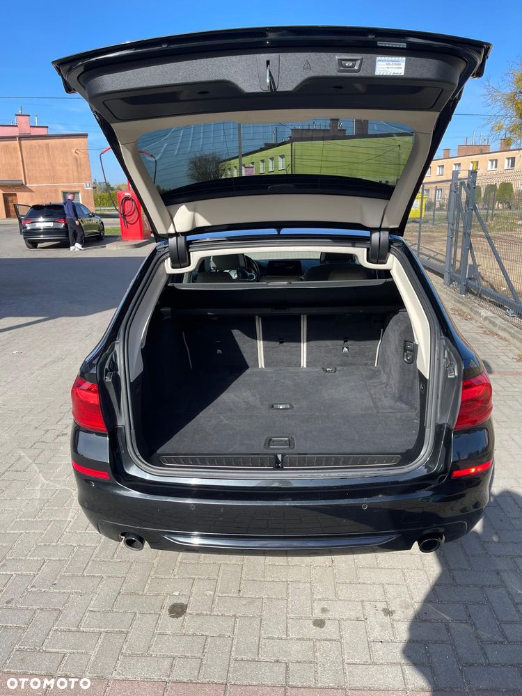BMW Seria 5 520d Sport Line - 11
